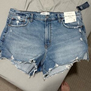 Abercrombie mom shorts